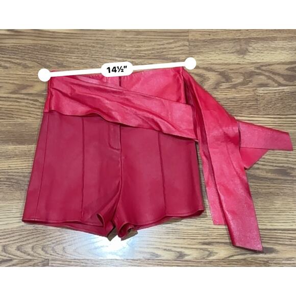 VALENTINO Garavani Red Bow-Detailed Leather Shorts size EU 38 - Picture 6 of 12
